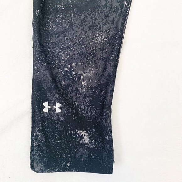 5/$25 Under Armour heat gear compression outer space crop length yoga leggings - Picture 2 of 8